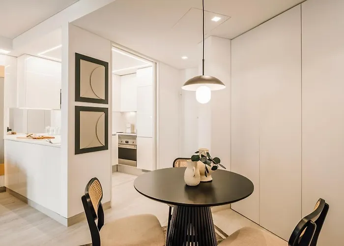 Figaro - 1 Bedroom And Balcony In Santo Antonio Apartament *