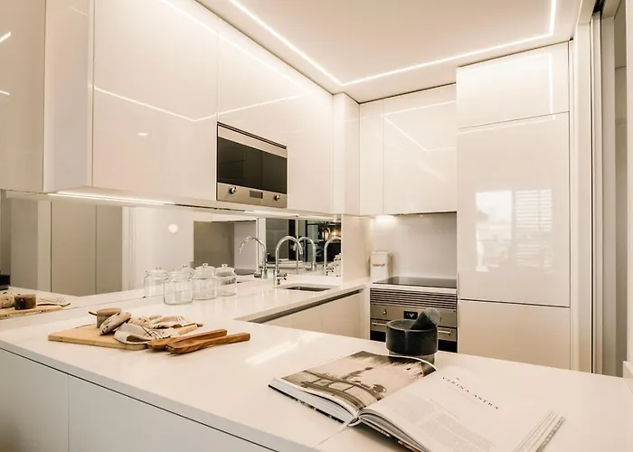 Figaro - 1 Bedroom And Balcony In Santo Antonio Apartament