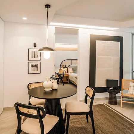 Daire Figaro - 1 Bedroom And Balcony In Santo Antonio *