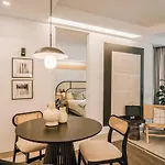 Figaro - 1 Bedroom And Balcony In Santo Antonio